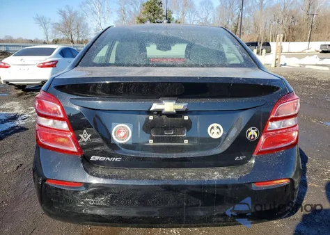 2020 Chevrolet Sonic Lt z USA, uszkodzony, nr VIN 1G1JD5SB7L4133915